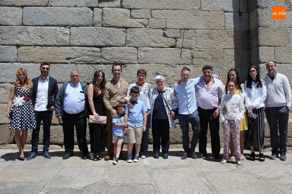 Foto 2 - Domingo de comuniones en Vitigudino  