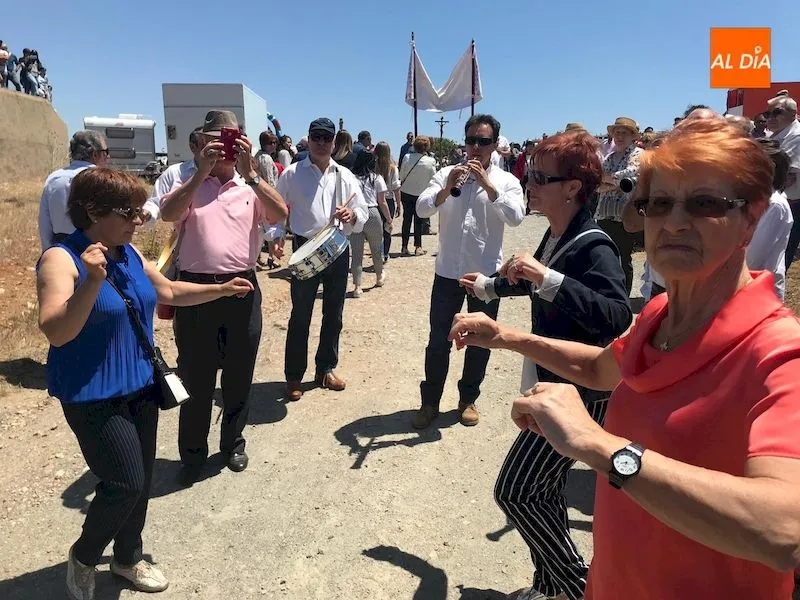 Foto 3 - La Romer&iacute;a de la Virgen de Valdejimena re&uacute;ne a cientos de fieles