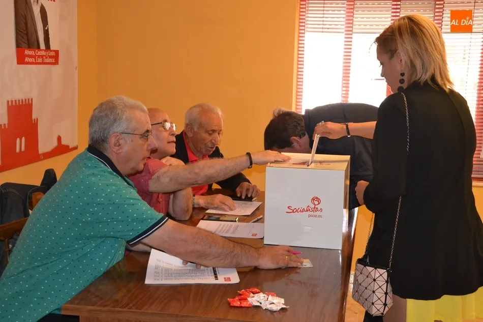 Foto 10 - Los 113 concejales del PSOE en la comarca votan para escoger a su pr&oacute;ximo representante en la...