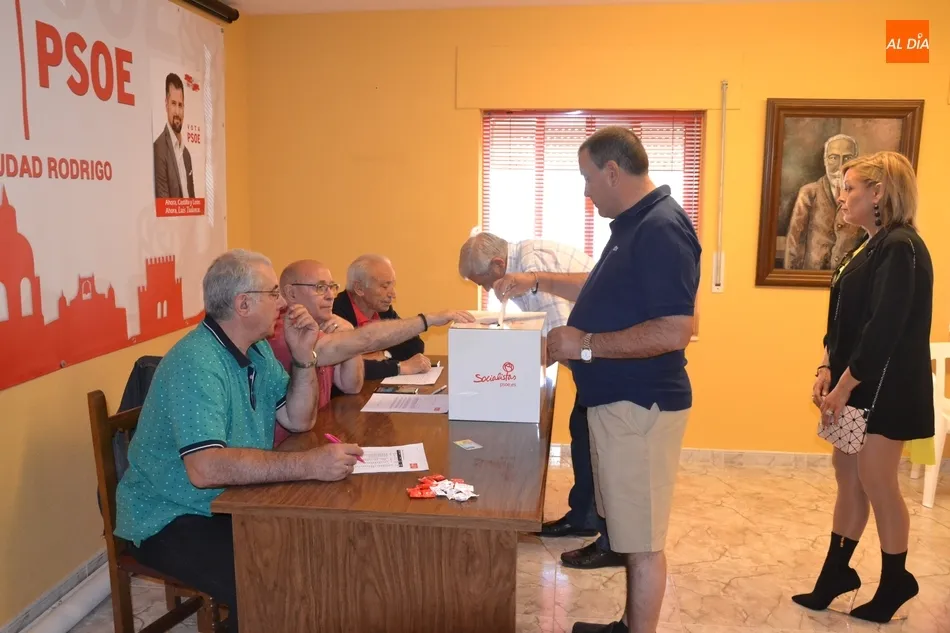 Foto 9 - Los 113 concejales del PSOE en la comarca votan para escoger a su pr&oacute;ximo representante en la...