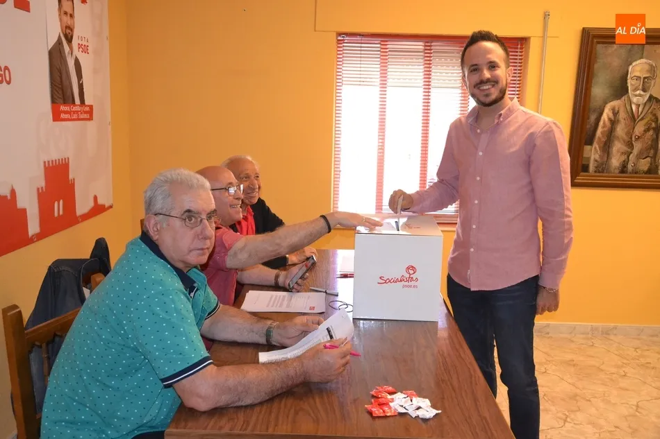 Foto 7 - Los 113 concejales del PSOE en la comarca votan para escoger a su pr&oacute;ximo representante en la...