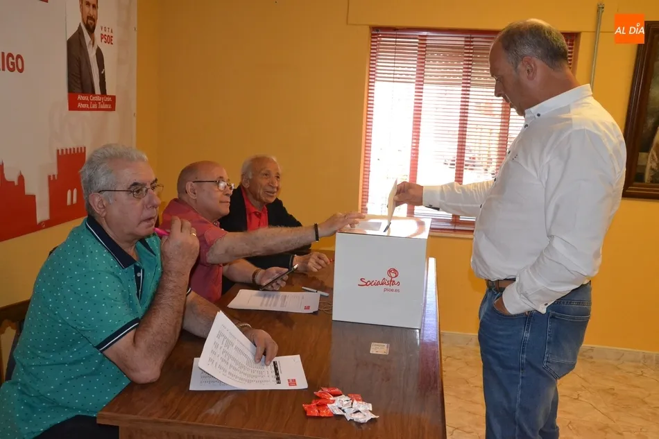 Foto 5 - Los 113 concejales del PSOE en la comarca votan para escoger a su pr&oacute;ximo representante en la...