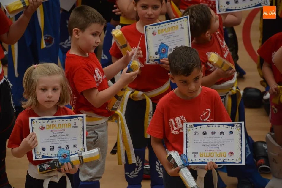 Foto 7 - El kickboxing salmantino hace una demostraci&oacute;n de fuerza en la Alamedilla