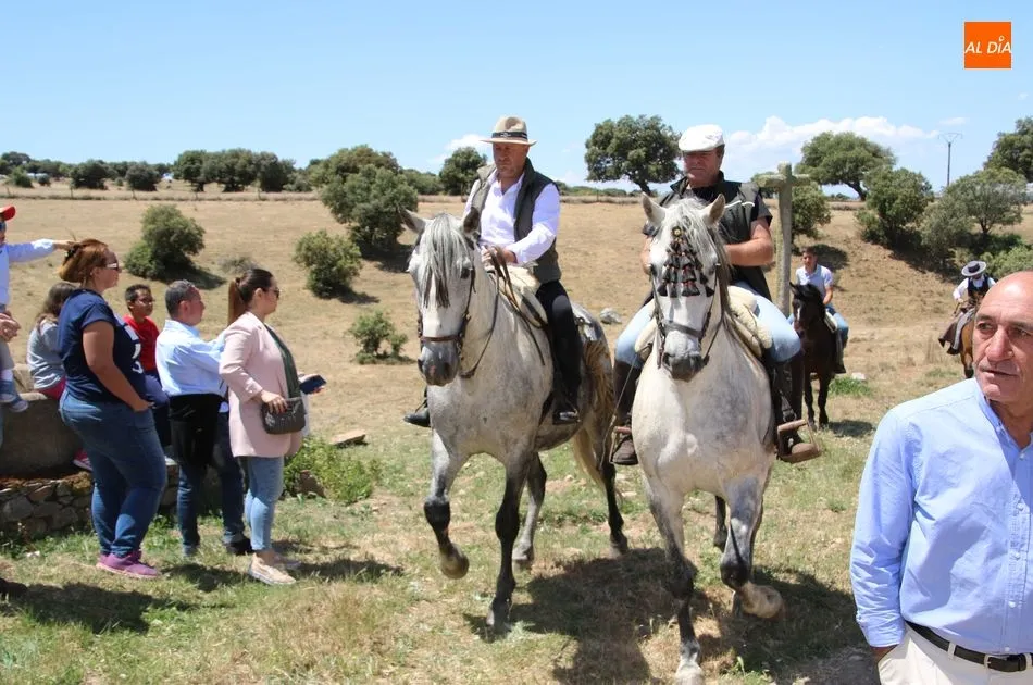 Foto 4 - La Romer&iacute;a de la Virgen de Valdejimena re&uacute;ne a cientos de fieles