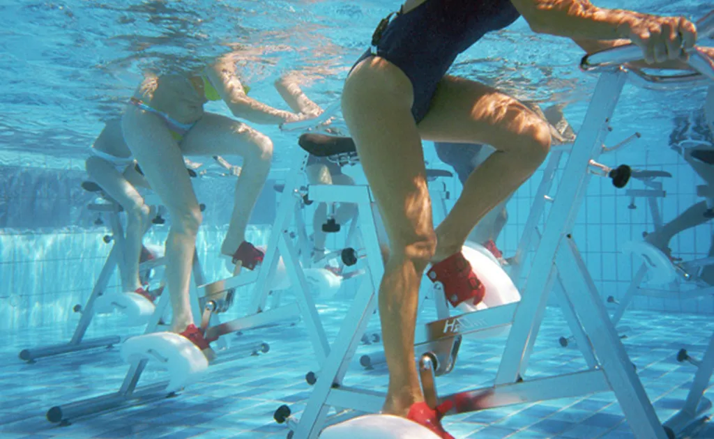 El Centro Acuático, que tendrá aquabike durante el verano, habilita una nueva sala de fitness  