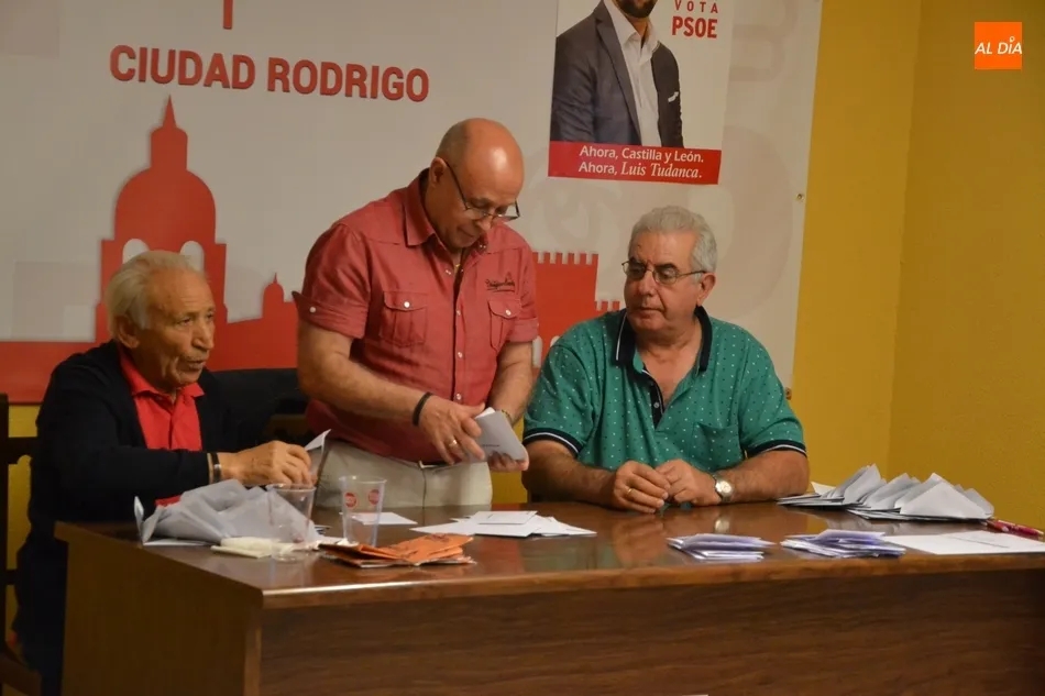 Foto 10 - Carlos Fern&aacute;ndez Chanca continuar&aacute; como diputado provincial tras arrasar en las Primarias del...