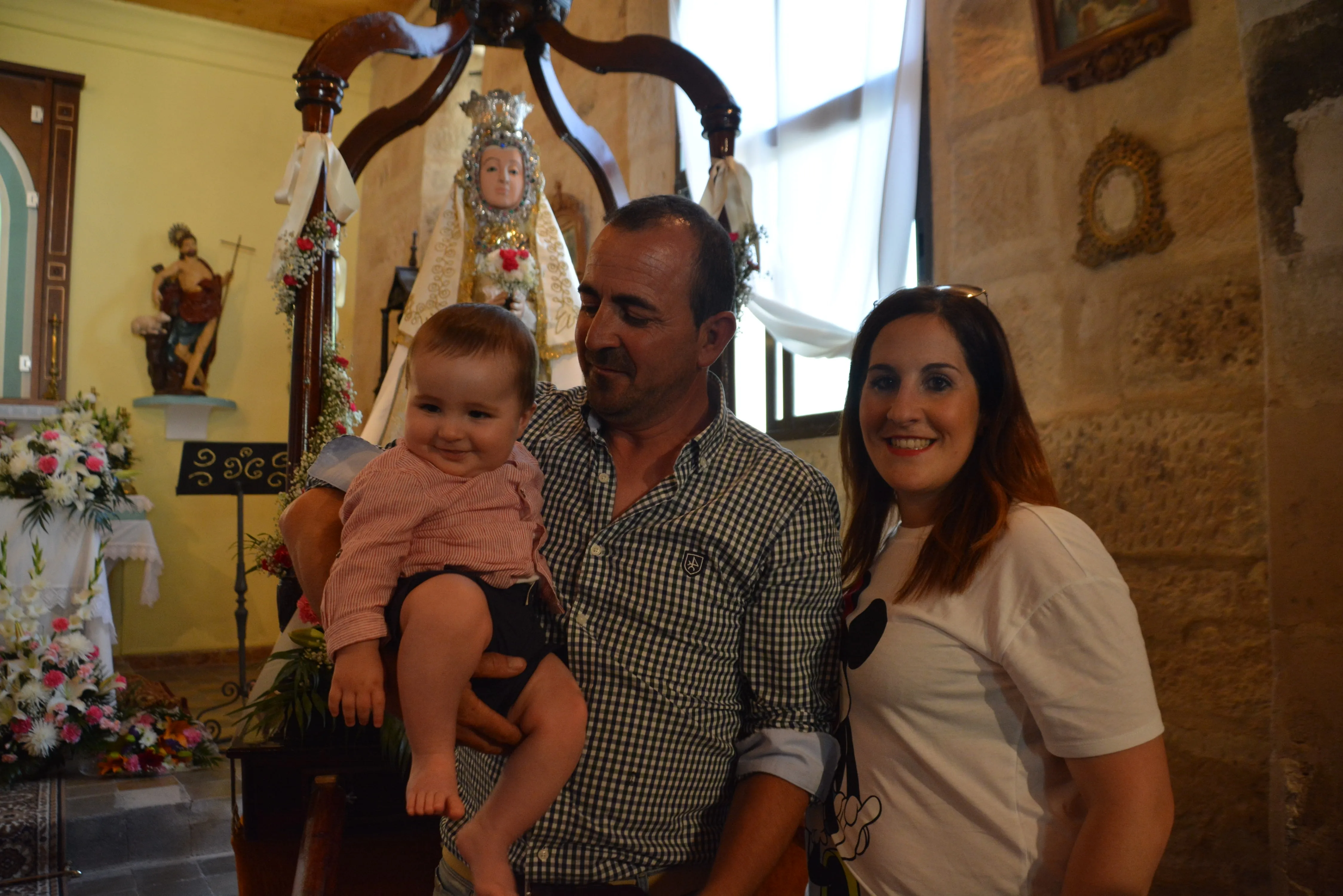 Foto 7 - Cientos de salmantinos acompa&ntilde;an a la Virgen de los Remedios en su tradicional romer&iacute;a
