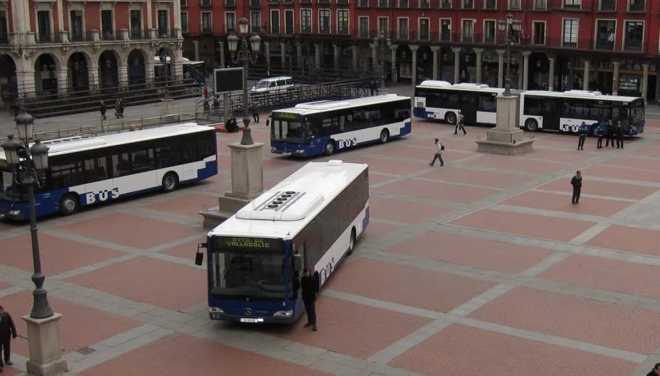 Autobuses urbanos en Valladolid. Foto de Europa Press