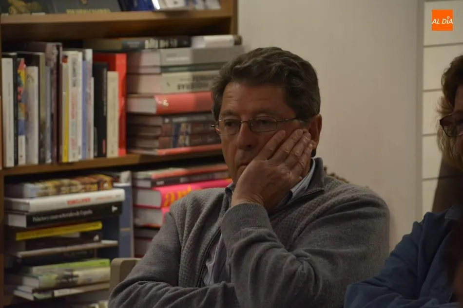 Foto 4 - Pedro Charro presenta su libro &lsquo;Diario de Hendaya. Tras los pasos de Unamuno&rsquo;