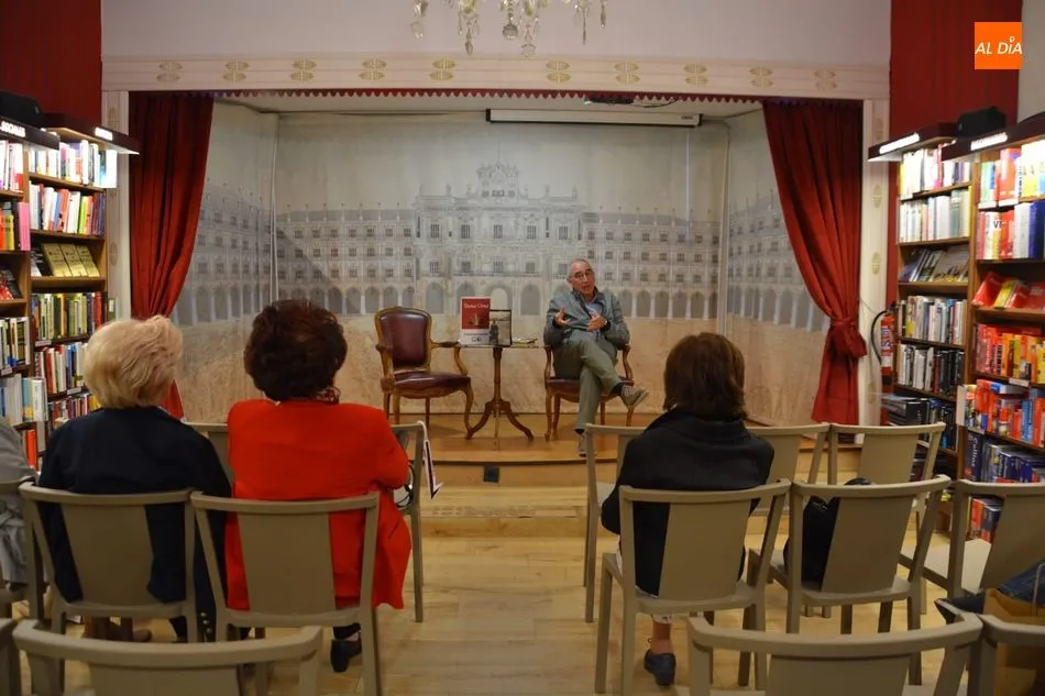 Foto 2 - Pedro Charro presenta su libro &lsquo;Diario de Hendaya. Tras los pasos de Unamuno&rsquo;