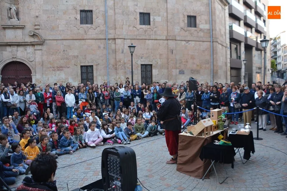 Foto 8 - El p&uacute;blico disfruta del espect&aacute;culo teatral de Fernando Salda&ntilde;a &lsquo;Salamanca en mis alforjas&rsquo;