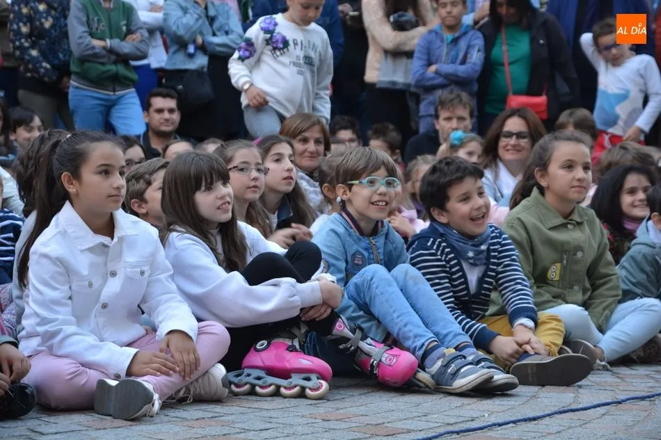 Foto 6 - El p&uacute;blico disfruta del espect&aacute;culo teatral de Fernando Salda&ntilde;a &lsquo;Salamanca en mis alforjas&rsquo;