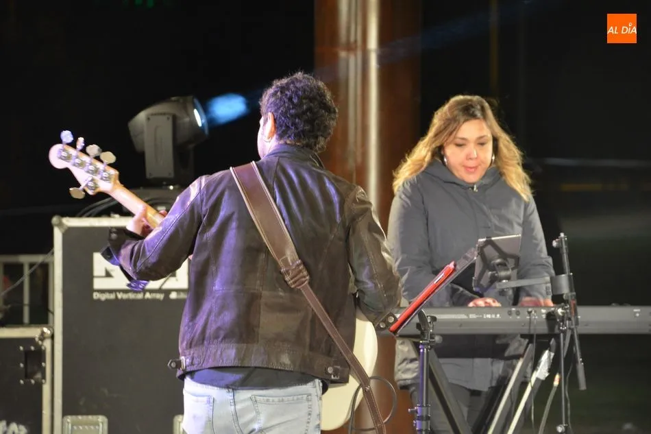 Foto 8 - Los &eacute;xitos de la m&uacute;sica disco de los 70 y 80 ponen el broche a la jornada festiva