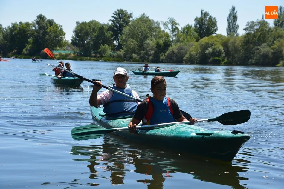 Foto 7 - Las piraguas toman el Tormes en una jornada familiar