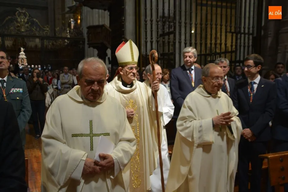 Foto 9 - Salamanca celebra al patr&oacute;n con misa en la Catedral Nueva y recepci&oacute;n en la Casa Lis