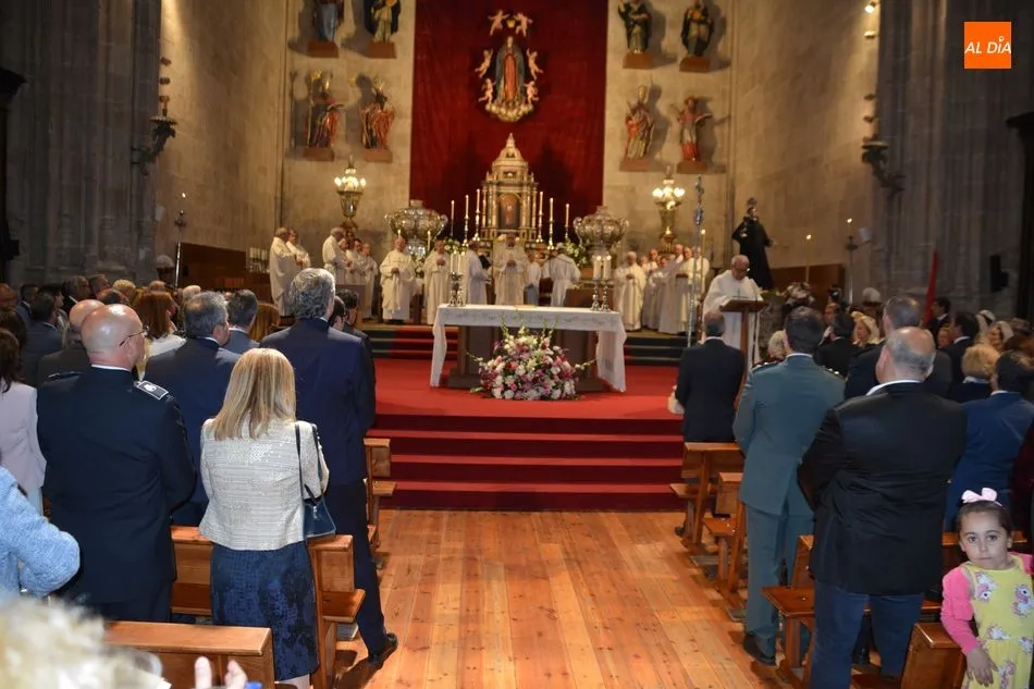 Foto 2 - Salamanca celebra al patr&oacute;n con misa en la Catedral Nueva y recepci&oacute;n en la Casa Lis