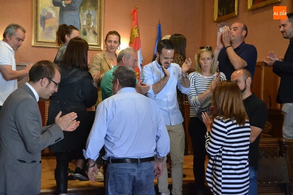 Foto 2 - La legislatura 2015-2019 llega a su fin con un emotivo pleno &ldquo;m&aacute;s de personas que de...