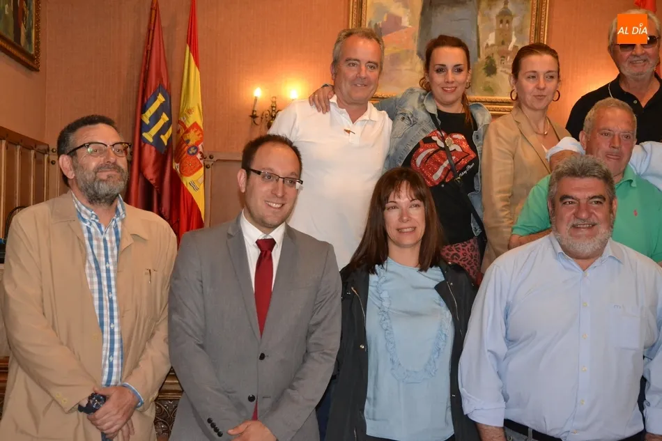 Foto 4 - La legislatura 2015-2019 llega a su fin con un emotivo pleno &ldquo;m&aacute;s de personas que de...