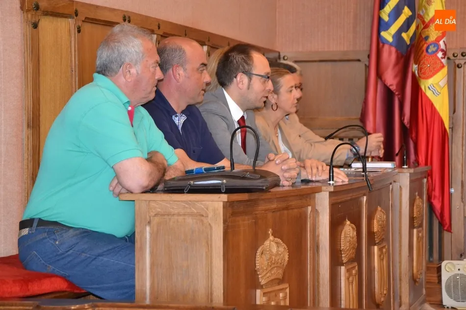 Foto 11 - La legislatura 2015-2019 llega a su fin con un emotivo pleno &ldquo;m&aacute;s de personas que de...