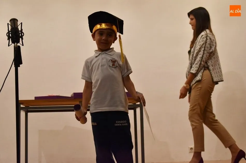 Foto 11 - El colegio Santa Isabel celebra las graduaciones de sus alumnos de 3&ordm; de Infantil