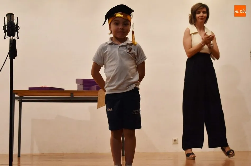 Foto 8 - El colegio Santa Isabel celebra las graduaciones de sus alumnos de 3&ordm; de Infantil