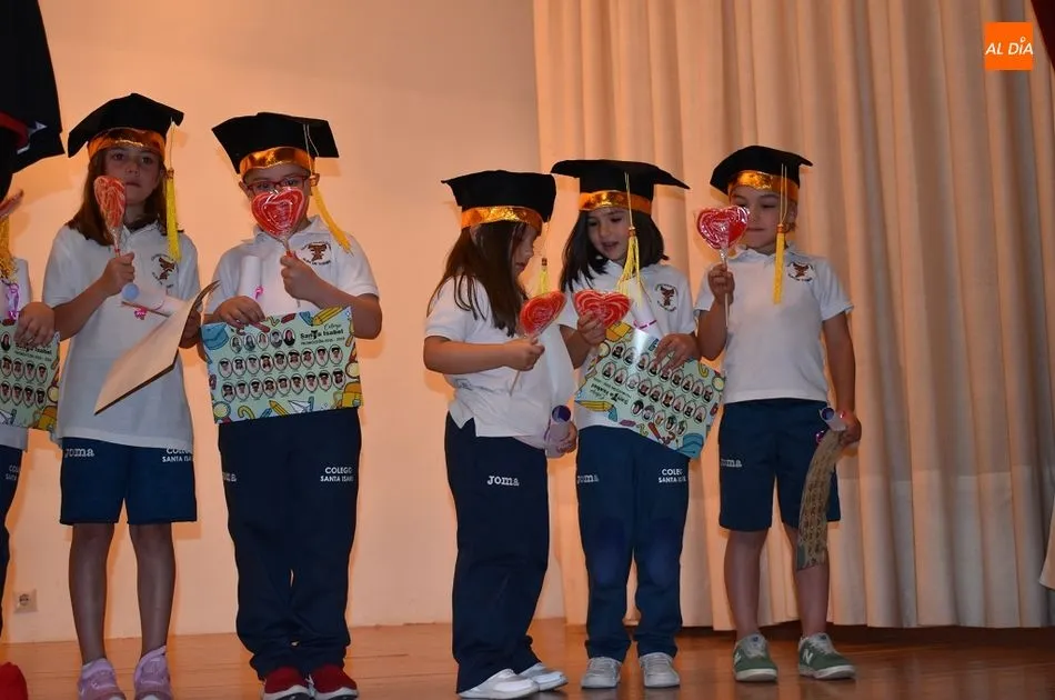 Foto 6 - El colegio Santa Isabel celebra las graduaciones de sus alumnos de 3&ordm; de Infantil