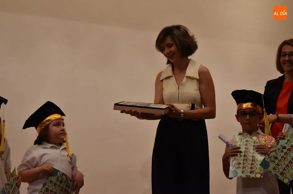 Foto 5 - El colegio Santa Isabel celebra las graduaciones de sus alumnos de 3&ordm; de Infantil