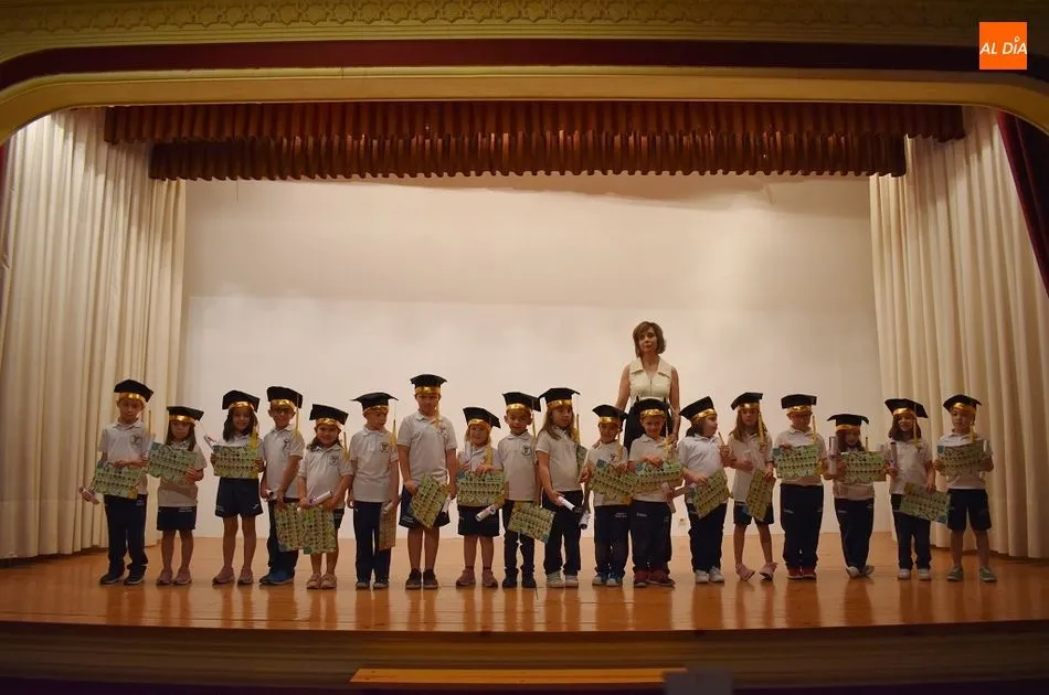 Foto 4 - El colegio Santa Isabel celebra las graduaciones de sus alumnos de 3&ordm; de Infantil