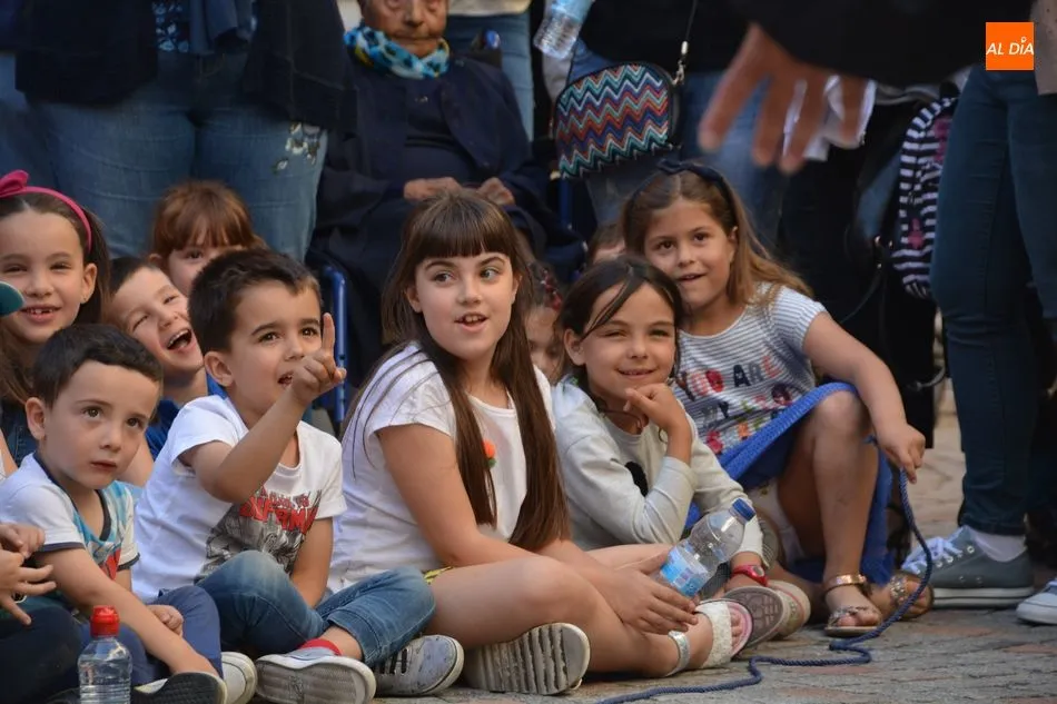 Foto 8 - El p&uacute;blico disfruta de una nueva representaci&oacute;n de &lsquo;Salamanca en mis alforjas&rsquo;