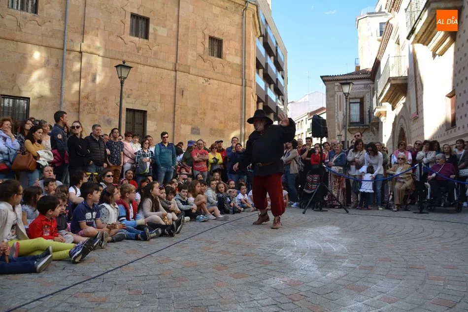 Foto 4 - El p&uacute;blico disfruta de una nueva representaci&oacute;n de &lsquo;Salamanca en mis alforjas&rsquo;