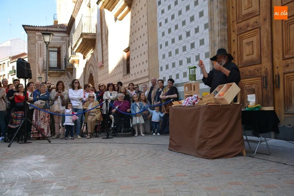 Foto 2 - El p&uacute;blico disfruta de una nueva representaci&oacute;n de &lsquo;Salamanca en mis alforjas&rsquo;