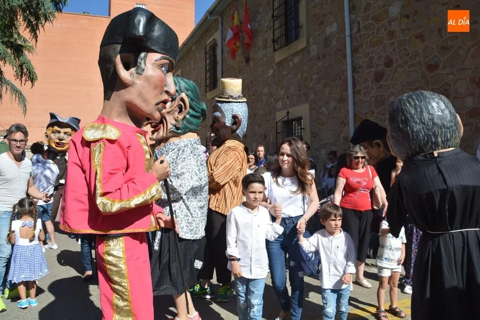 Foto 5 - Diversion con las charangas y cabezudos en el parque Jesuitas