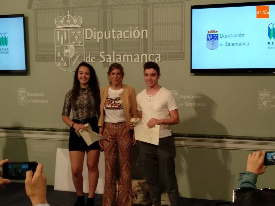 Foto 2 - La Diputaci&oacute;n entrega los premios escolares del IV Concurso de V&iacute;deos de Educaci&oacute;n Tributaria