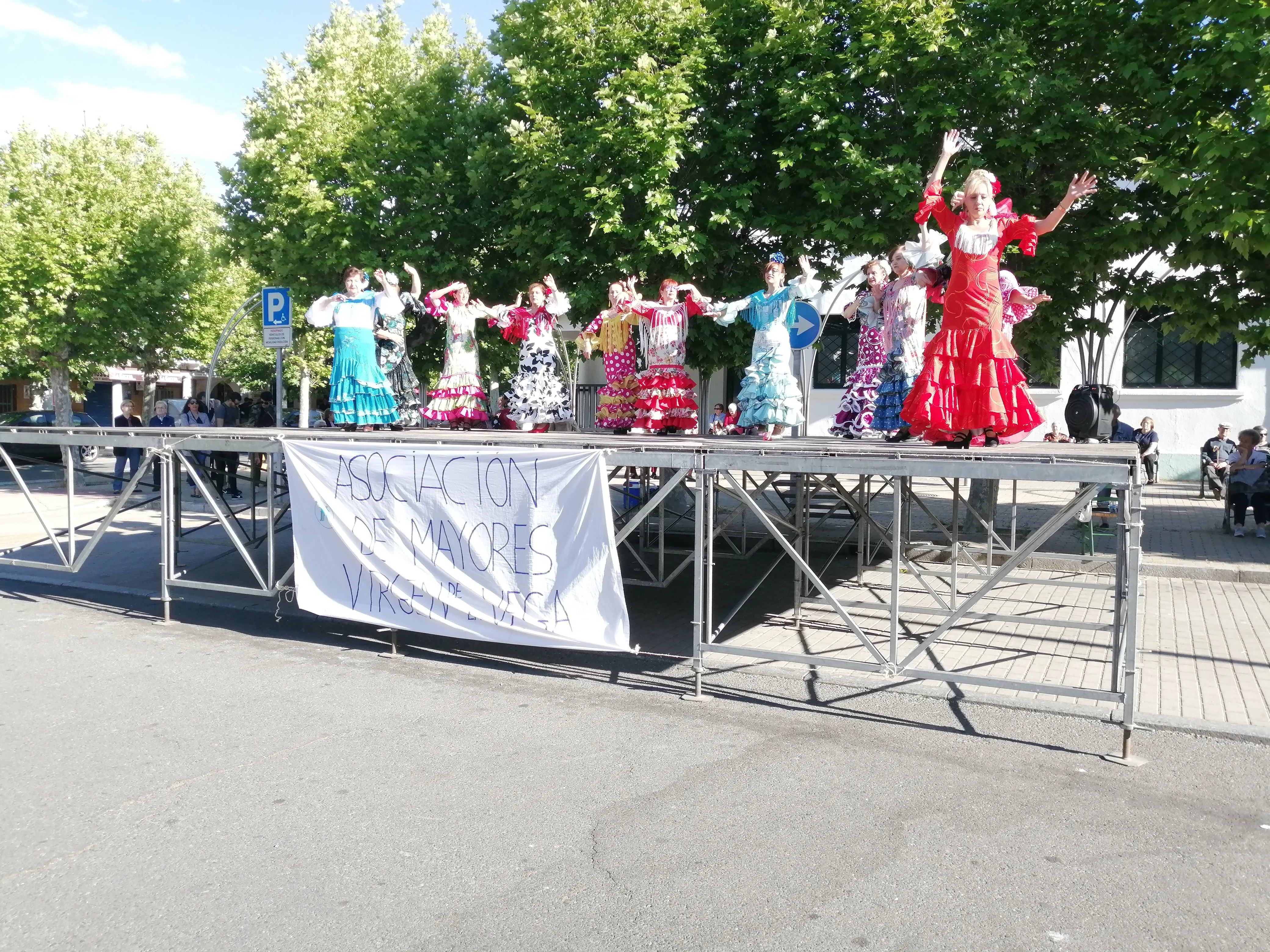 Foto 2 - La Asociaci&oacute;n de Mayores del barrio de la Vega celebraron las fiestas de San Juan de Sahag&uacute;n