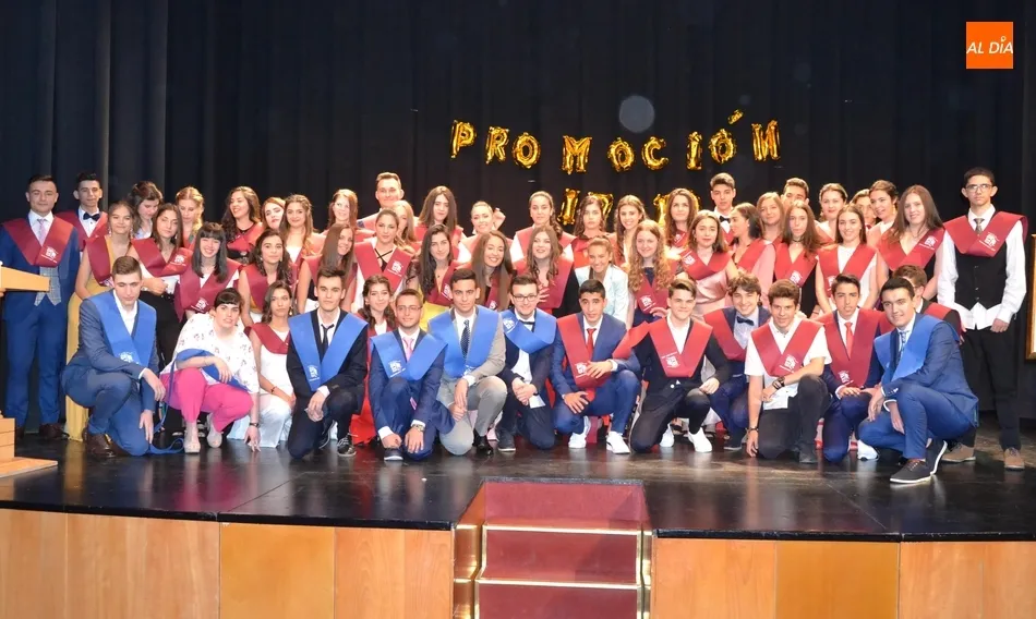 Foto 3 - El Fray Diego desea &ldquo;en la ma&ntilde;ana de las ma&ntilde;anas&rdquo; &ldquo;bon voyage&rdquo; a los alumnos que dejan el ...