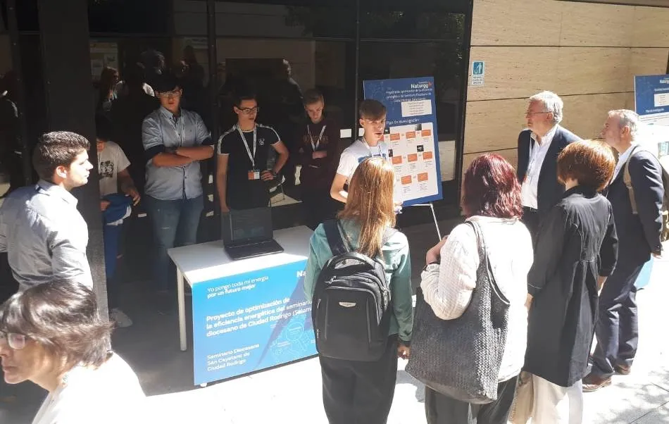 Foto 7 - Alumnos del Seminario presentan en Madrid su proyecto de eficiencia energ&eacute;tica  