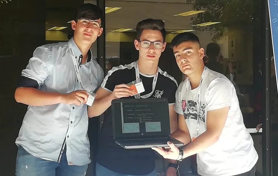 Foto 3 - Alumnos del Seminario presentan en Madrid su proyecto de eficiencia energ&eacute;tica  