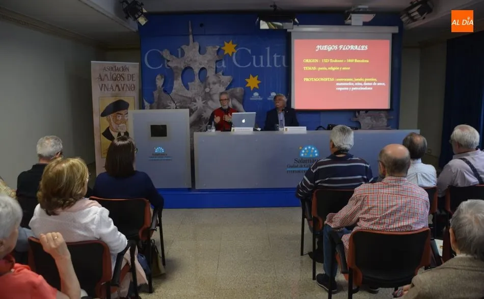 Foto 2 - Francisco Blanco imparte en el Liceo una charla sobre &lsquo;Unamuno y los juegos florales&rsquo;