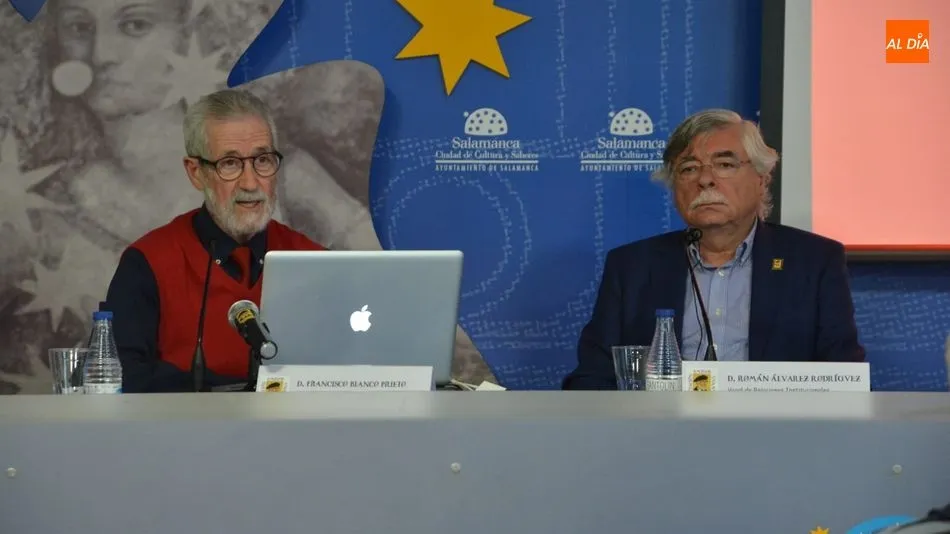 Francisco Blanco y Román Álvarez, en la Sala de la Palabra del Liceo. Foto de Lydia González