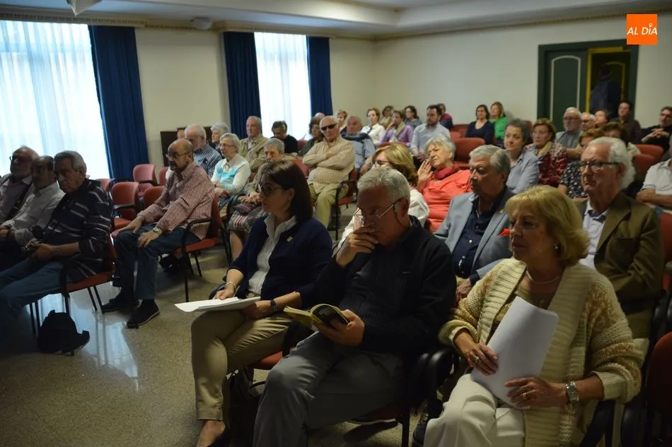 Foto 9 - Francisco Blanco imparte en el Liceo una charla sobre &lsquo;Unamuno y los juegos florales&rsquo;