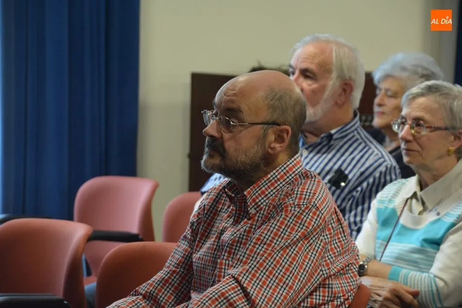 Foto 6 - Francisco Blanco imparte en el Liceo una charla sobre &lsquo;Unamuno y los juegos florales&rsquo;