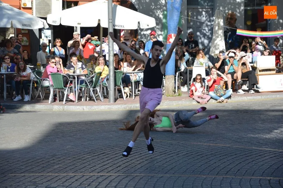 Foto 7 - Exitosa carrera de tacones para abrir la veda en el Orgullo Charro