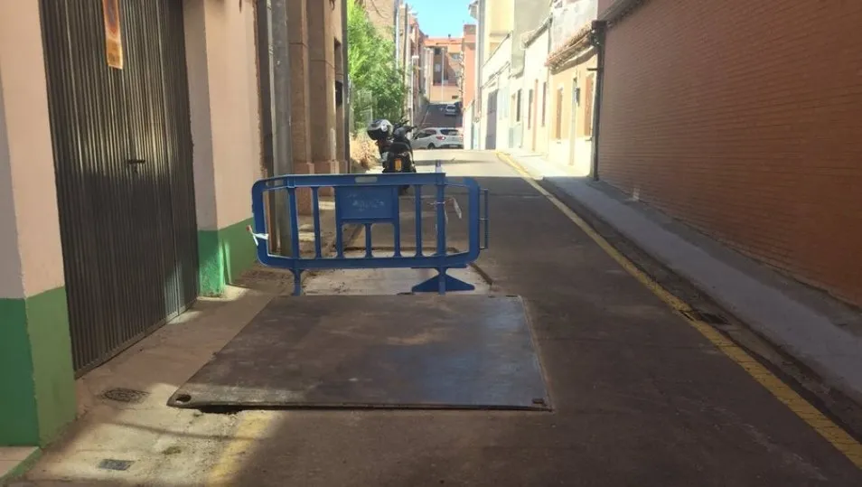 Foto 2 - Quejas de los vecinos del Barrio Blanco por un nuevo revent&oacute;n en la calle Santa Rita
