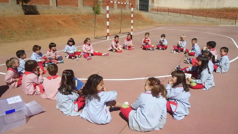 Todos los alumnos comieron un bocadillo solidario durante el recreo