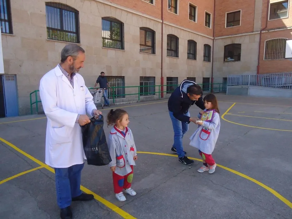 Foto 9 - Recreo solidario en el Colegio Padres Trinitarios  