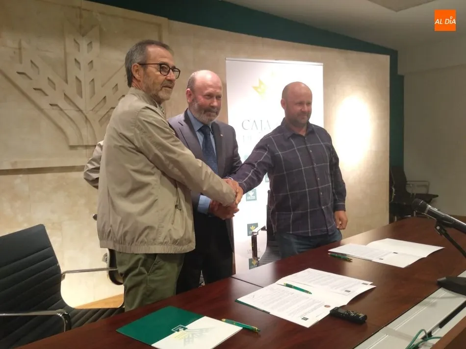 Foto 2 - Caja Rural renueva su colaboraci&oacute;n con Ternera Charra por 21.500 euros