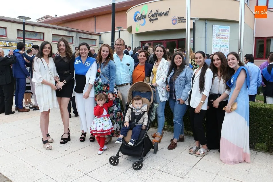 Foto 8 - Los alumnos del IES V&iacute;a de la Plata celebran su graduaci&oacute;n