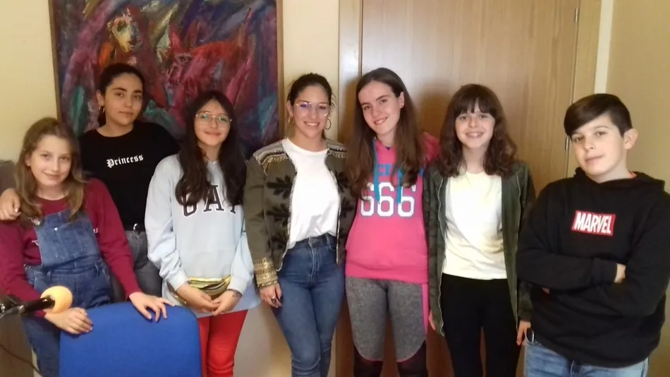 Foto 7 - Radio i realiza una ronda de entrevistas a j&oacute;venes en su &uacute;ltima emisi&oacute;n de la temporada  