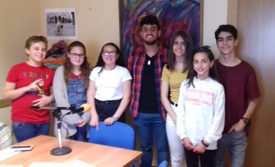 Foto 8 - Radio i realiza una ronda de entrevistas a j&oacute;venes en su &uacute;ltima emisi&oacute;n de la temporada  