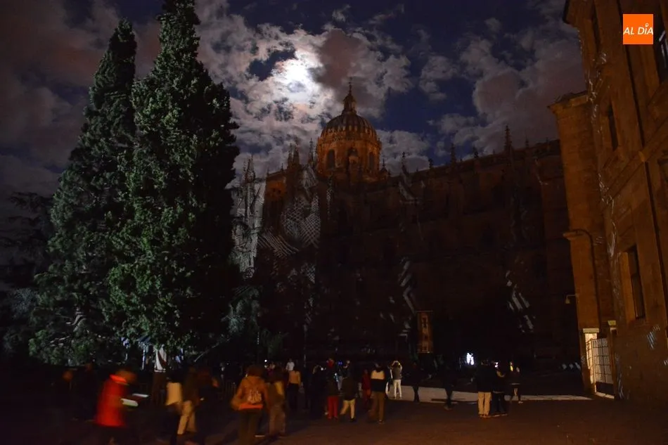 Foto 2 - El artista Javier Riera reflexiona sobre el cuidado del medio ambiente en el festival Luz y...